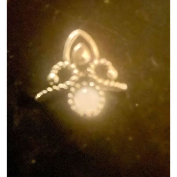 Cute silver opal FLEUR DE LIS RING - Picture 6 of 6